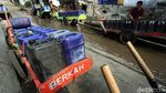 Kisah Para Penjual Air Bersih Keliling di Ujung Jakarta