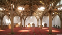 Cambridge Central Mosque memiliki tinggi 8 meter. Dalam satu kali ibadah, masjid ini mampu menampung 1.000 jemaah. (marksbarfield)
