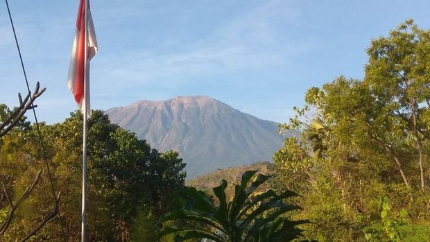 Sempat Erupsi, Gunung Agung & Sinabung Mulai Kembali Normal