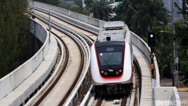 LRT Jakarta Siap Tembus Sampai Soetta, Tapi Biayanya Mahal