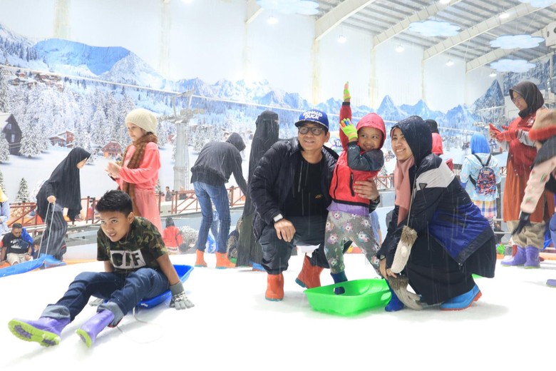 Mau Foto di Tengah Hamparan Salju? Yuk, Liburan ke Trans Snow World Mau Foto di Tengah Hamparan Salju? Yuk, Liburan ke Trans Snow World