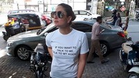 Jadi, apapun ucapan kalian ternyata hal tersebut hanya didengar oleh agensi Kareena Kapoor saja! Dok. Instagram/poonamdamania