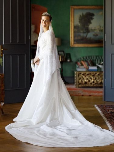 Model Amerika Dinikahi Pangeran Jerman yang Kontroversial