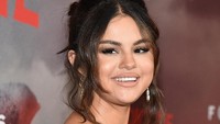 Namun selain penampilan Selena yang seksi ada hal lainnya yang jadi sorotan. Theo Wargo/Getty Images