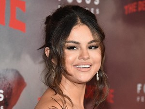 Muak Pada Konten Facebook dan IG, Selena Gomez DM Mark Zuckerberg