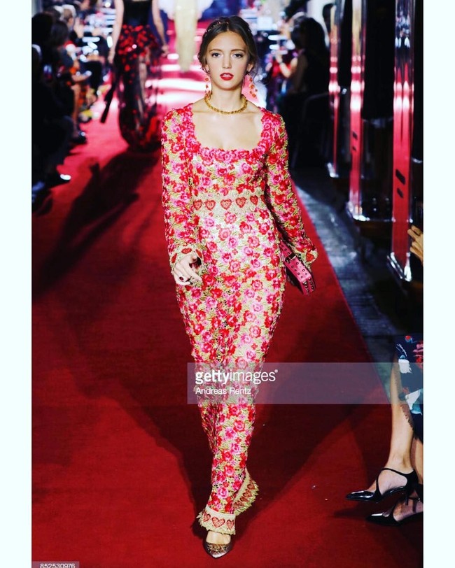 Eleonore pernah menjadi model iklan Visa, Julius Baer dan Hugo Boss. Ia pun berpartisipasi dalam fashion show Dolce & Gabbana’s autumn/winter 2018 Secret & Diamonds yang juga menampilkan Lady Kitty dan lima wanita bangsawan lain. Foto: Instagram @eleonorehabsburg