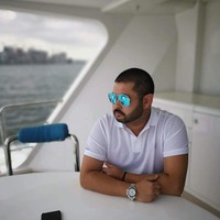 Pemilik akun Instagram @hrhcrownprinceofjohor ini juga kerap mengenakan berbagai barang branded termasuk jam tangan mewah. Foto: Instagram