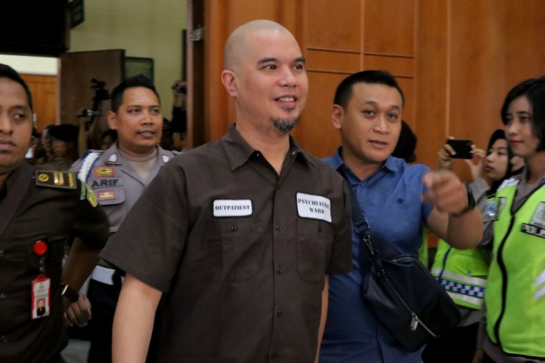 BPN Prabowo Sebut Vonis Ahmad Dhani Tidak Adil Karena Korban Persekusi BPN Prabowo Sebut Vonis Ahmad Dhani Tidak Adil Karena Korban Persekusi