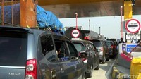 Namun saat ini Sodikin sudah menghabiskan waktu hampir 13 jam, dan itu pun baru sampai wilayah Purwakarta.