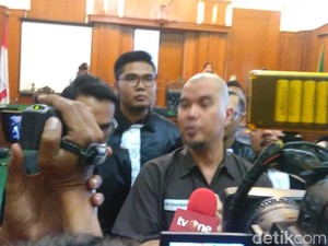 Divonis 1 Tahun Penjara, Pengacara Yakin Ahmad Dhani Tidak Ditahan