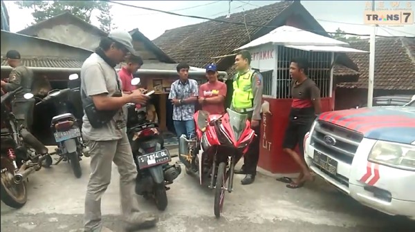 Modifikasi Motor Ban Cacing Tanpa Rem Depan Berujung Celaka