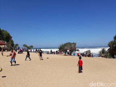 Foto: Pantai dengan Taman Cantik di Gunungkidul