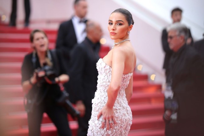 Majalah Maxim menobatkan Olivia Culpo sebagai perempuan terseksi tahun ini. Olivia yang pernah terpilih sebagai Miss Universe 2012 itu berada di posisi terwahid daftar Maxim Hot 100 keluaran majalah pria tersebut. Ini penampilan Olivia Culpo saat menebar pesonanya di karpet merah Cannes 2019. (Foto: Getty Images)