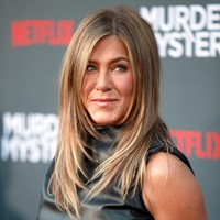 Beberapa orang ditakdirkan menjadi istri dan punya bayi. Aku tidak tahu bagaimana takdir itu akan datang padaku. Kita tidak harus menikah atau jadi ibu untuk jadi wanita seutuhnya. Kita bisa menentukan kebahagiaan sendiri. Ya, mungkin aku akan jadi ibu suatu hari nanti... Tapi bukan berarti aku mengejar keibuan hanya karena aku merasa tidak utuh, ujar Jennifer Aniston. Foto: Rich Fury/Getty Images