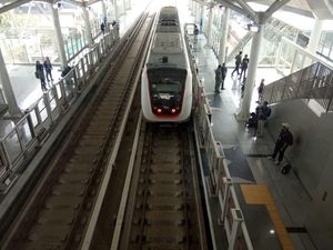 Naik LRT, Rawamangun ke Kelapa Gading Cuma 13 Menit
