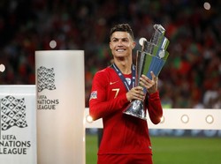 Cristiano Ronaldo merupakan superstar sepakbola. Puluhan trofi di level klub, gelar juara di timnas, dan penghargaan individu sudah memenuhi lemarinya (Carl Recine/Reuters)
