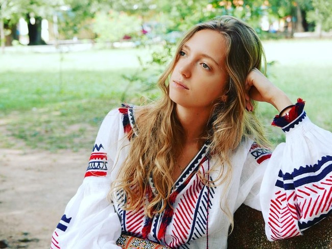 Eleonore pun diketahui sebagai cicit dari raja terakhir Austria, Charles I dari Austria. Buyut Eleonore hanya bertahta selama dua tahun sebelum kerajaan dihapuskan pada akhir Perang Dunia Pertama. Foto: Instagram @eleonorehabsburg