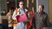 Sofyan Basir kembali diperiksa sebagai tersangka terkait kasus suap proyek pembangunan PLTU Riau-1.