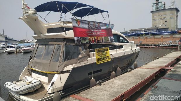  Direktorat Narkoba Bareskrim Polri menggagalkan upaya penyelundupan 37 kilogram sabu dari Malaysia.
