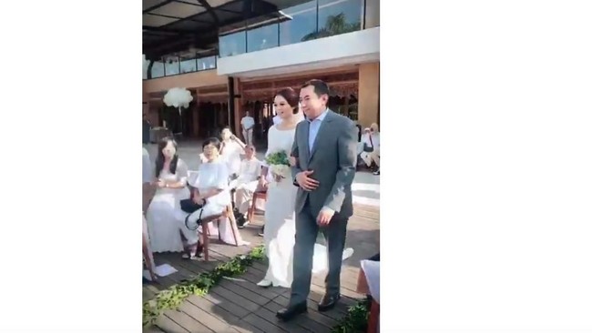 Terakhir ada Gwen Priscilla yang menikah dengan Dedey Mulyawan Risyad. Dedey sendiri merupakan mantan suami dari Diana Pungky. Foto: Youtube Creativity Spectrum