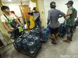 Pengusaha Depot Isi Ulang Ketar-ketir Aturan Label BPA di Galon Isi Ulang