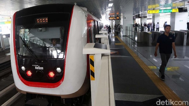 LRT Jakarta Siap Tembus Sampai Soetta, Tapi Biayanya Mahal