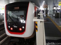 LRT Jakarta Siap Tembus Sampai Soetta, Tapi Biayanya Mahal