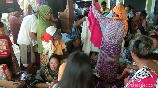 Korban banjir Konawe Utara.