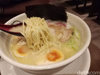 Ramen Honolu: Ramen Halal Berkuah Kental Dengan Topping Karaage