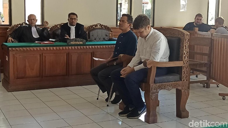 WN Rusia Penyelundup Orang Utan Diadili di Bali WN Rusia Penyelundup Orang Utan Diadili di Bali