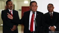 Menurut Ryamizard, pengungkitan Tim Mawar, bisa membuat bingung prajurit Kopassus. Padahal, menurutnya, mereka tidak mengerti apapun soal tim yang dianggap bertanggung jawab soal penculikan aktivis 90-an.