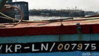Hingga kemarin baru sebagian kecil kapal ikan berangkat melaut.