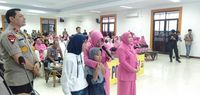 Momen Haru Konferensi Video Keluarga Brimob Jambi yang BKO ke DKI