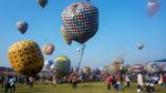 Aneka Balon Udara Warna-warni Hiasi Kota Pekalongan