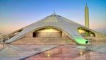 Foto Masjid Al Safar dan 8 Masjid Segitiga di Dunia