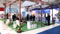 Sejak tahun 2015, Pemerintah Indonesia telah menerapkan mekanisme ISPO dengan 7 parameter utama guna memastikan bahwa industri minyak sawit dapat berkelanjutan tidak hanya dalam aspek lingkungan hidup namun juga aspek-aspek kemanusiaan, seperti pendidikan, pengentasan kemiskinan, peningkatan kualitas kesehatan, energi bersih, pemberdayaan dan kesetaraan gender. Menurut penelitian Stanford University, setidaknya 1,3 juta orang terentaskan dari kemiskinan sebagai dampak positif langsung dari industri minyak sawit. Istimewa/Dok. KBRI Warsawa.