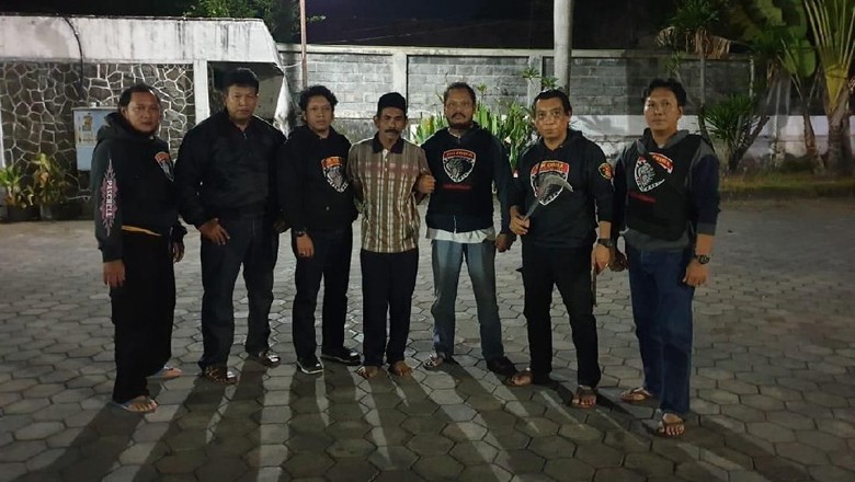 Pembunuhan Salah Sasaran di Lumajang Bermotif Gadaikan Istri Rp 250 Juta Pembunuhan Salah Sasaran di Lumajang Bermotif Gadaikan Istri Rp 250 Juta