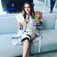 Cerita masa lalunya yang suram hingga kini bisa sukses, dituangkan Sabrina dalam tulisannya di buku The Heat of the Moment: A Firefighters Stories of Life and Death Decisions. Foto: Instagram @dr_sab_cohenhatton