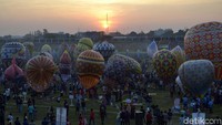 Tradisi yang semula berpencar-pencar kali ini dijadikan satu di Stadion Hoegeng, Pekalongan pada Rabu (12/6) pagi. (Robby Bernardi/detikcom)