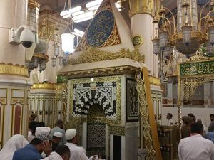 Foto Masjid Al Safar dan 8 Masjid Segitiga di Dunia