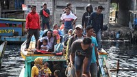 Warga mulai kembali ke Jakarta usai mudik lebaran.