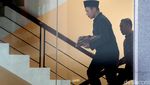 Berpakaian Serba Hitam, Eks Bupati Lampung Tengah Diperiksa KPK