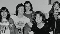 Mirip dengan Metallica, AC DC juga tampak seperti remaja yang doyan bersenang-senang. Dok. Ist