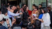Pansel meminta KPK membantu melihat rekam jejak para calon yang ikut seleksi. Hal itu juga dilakukan setiap Pansel Capim KPK berkunjung ke beberapa lembaga yang lain.