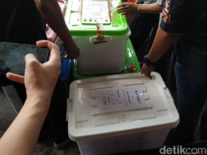Alat Bukti Pemilu Mulai Diangkut dari KPU ke MK
