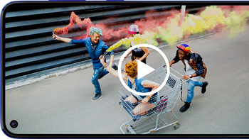 Galaxy M40 juga mendukung video recording 4K. Ada pula kemampuan mengambil video super lambat (240fps) dan hyperlapse. (Foto: Samsung.com)