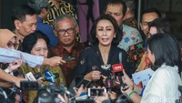 Ketua Pansel Capim KPK Yenti Ganarsih memberikan keterangan pers di gedung KPK, Jl Kuningan Persada, Jakarta Selatan, Rabu (12/6/2019).