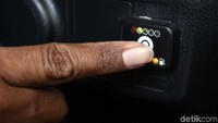 Untuk mengantisipasi bahan bakar habis sebelum diisi, mobil-mobil BBG telah dilengkapi dengan tombol yang nantinya akan berkedip ketika bahan bakar mulai menipis.