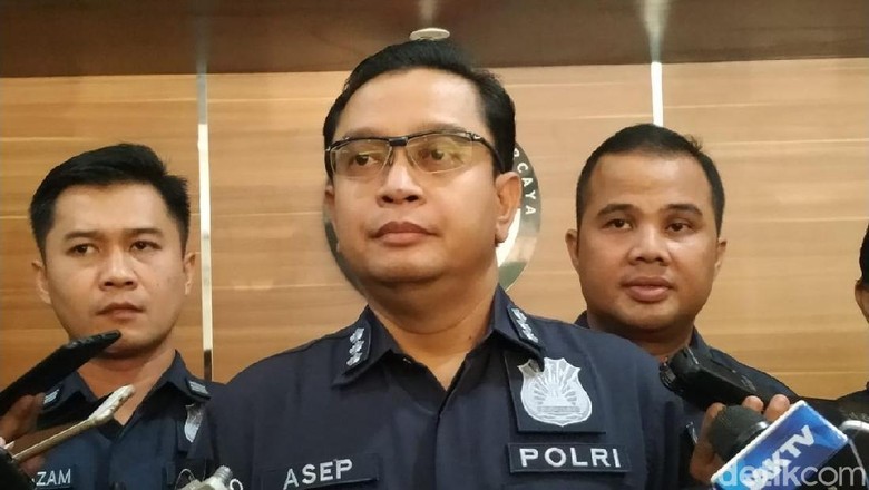 Polisi Tangguhkan Penahanan 100 Tersangka Perusuh 22 Mei Polisi Tangguhkan Penahanan 100 Tersangka Perusuh 22 Mei