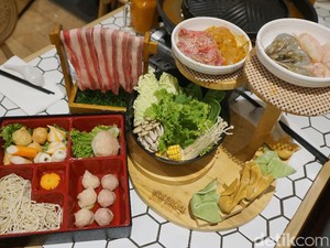 The Social Pot: Unik! Aneka Shabu dan Grill di Sini Pakai Kuah Soto